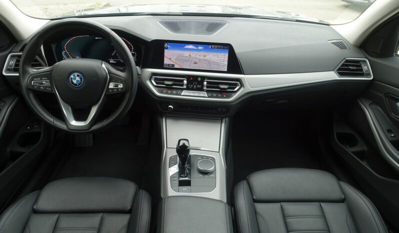 BMW 320 E TOURING HYBRIDE RECHARGEABLE 204 CH complet