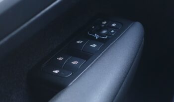 VOLVO XC 40 T4 HYBRIDE RECHARGEABLE GEARTRONIC 211 CH  R-DESIGN complet