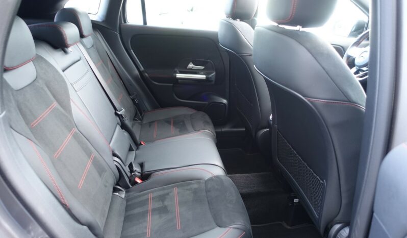 MERCEDES CLASSE GLA 250 E HYBRIDE RECHARGEABLE 262 CH AMG-LINE complet