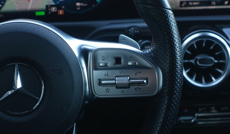 MERCEDES CLASSE A 250 E HYBRIDE RECHARGEABLE 8G-DCT AMG-LINE complet