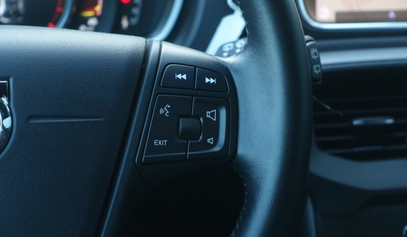 VOLVO V40 2.0L D2 GEARTRONIC 120CH BLACK EDITION complet