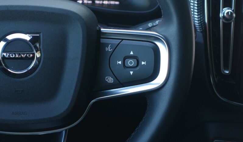 VOLVO XC 40 T4 HYBRIDE RECHARGEABLE GEARTRONIC 211 CH  R-DESIGN complet