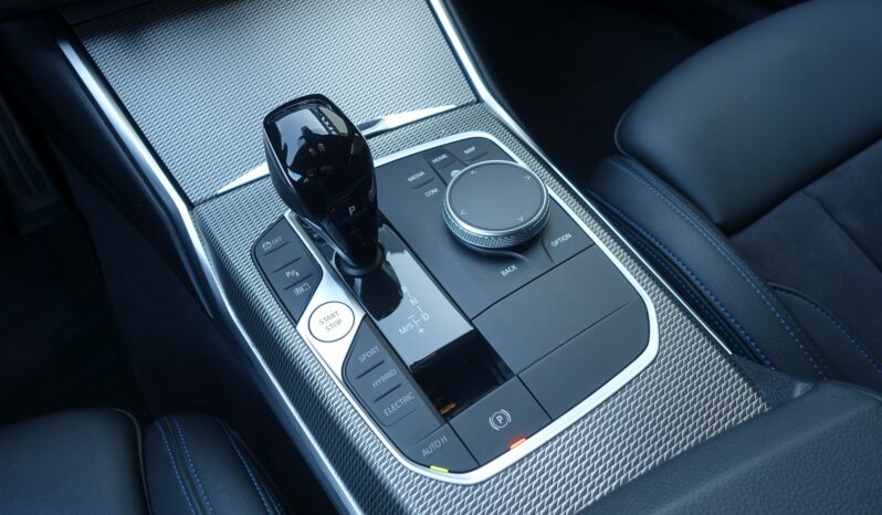 BMW 320 E BERLINE HYBRIDE RECHARGEABLE PACK M complet