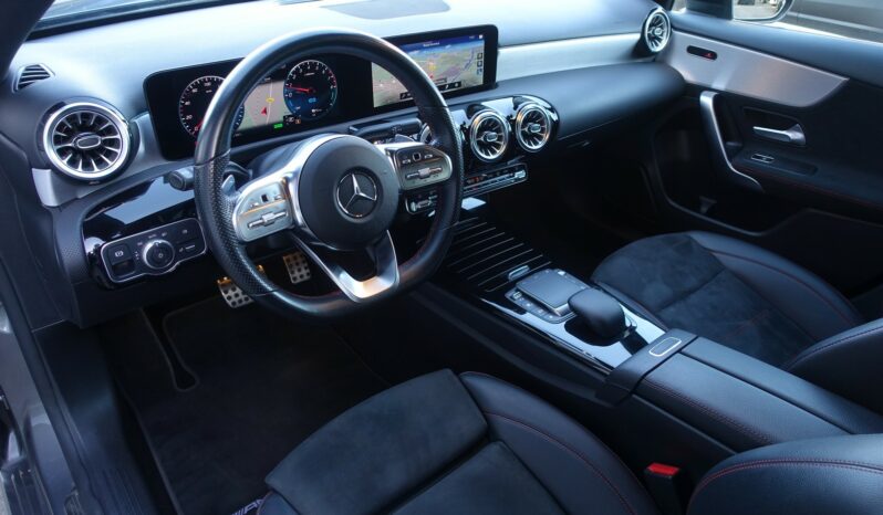 MERCEDES CLASSE A 250 E HYBRIDE RECHARGEABLE 8G-DCT AMG-LINE complet