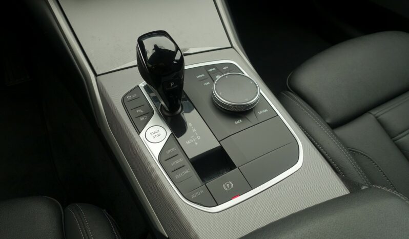 BMW 320 E TOURING HYBRIDE RECHARGEABLE 204 CH complet