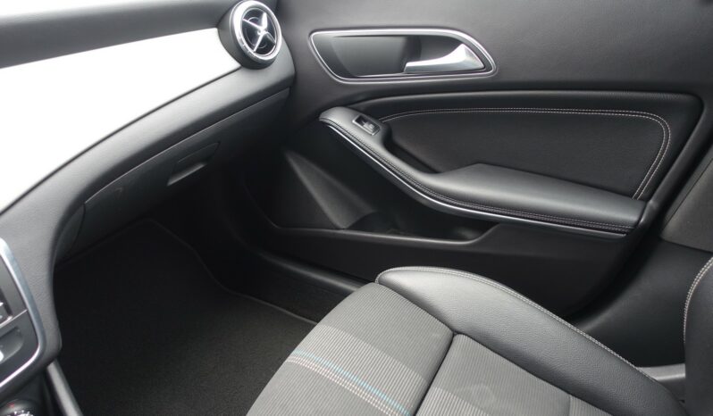 MERCEDES CLASSE CLA 180 I BERLINE 7G-DCT complet