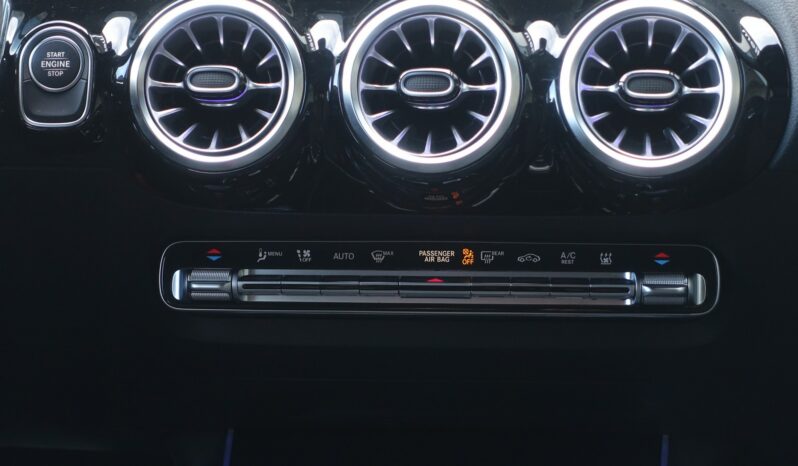 MERCEDES CLASSE GLA 250 E HYBRIDE RECHARGEABLE 262 CH AMG-LINE complet