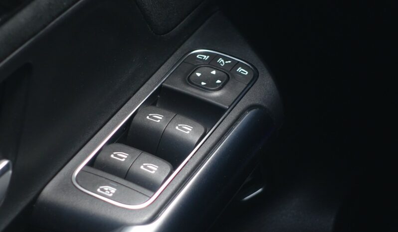 MERCEDES CLASSE GLA 250 E HYBRIDE RECHARGEABLE 262 CH AMG-LINE complet