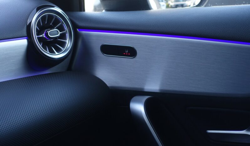 MERCEDES CLASSE A 250 E HYBRIDE RECHARGEABLE 8G-DCT AMG-LINE complet
