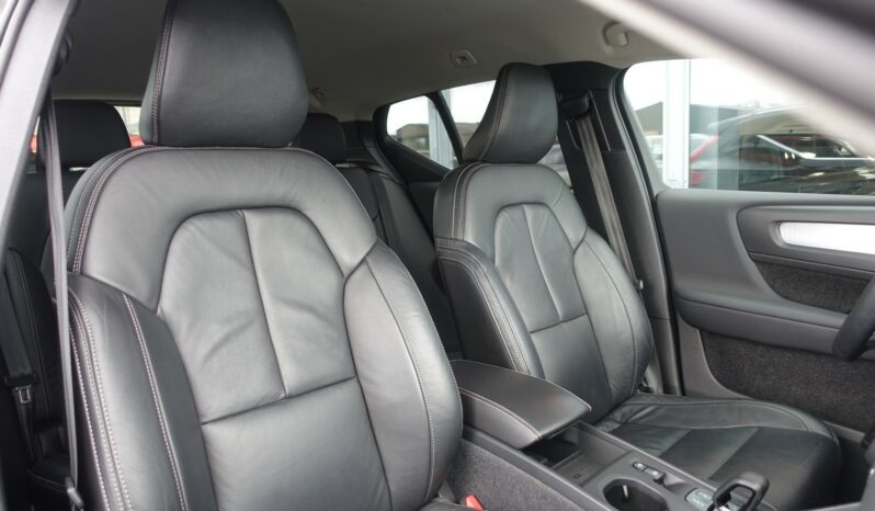 VOLVO XC 40 T4 HYBRIDE RECHARGEABLE GEARTRONIC 211 CH  INSCRIPTION complet