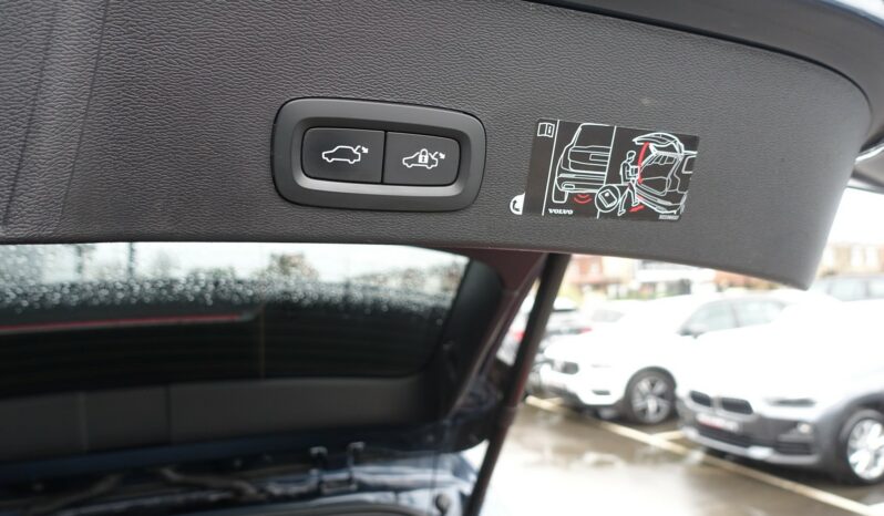 VOLVO XC 40 T4 HYBRIDE RECHARGEABLE GEARTRONIC 211 CH  INSCRIPTION complet