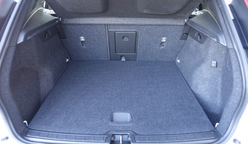 VOLVO XC 40 T4 HYBRIDE RECHARGEABLE GEARTRONIC 211 CH  R-DESIGN complet