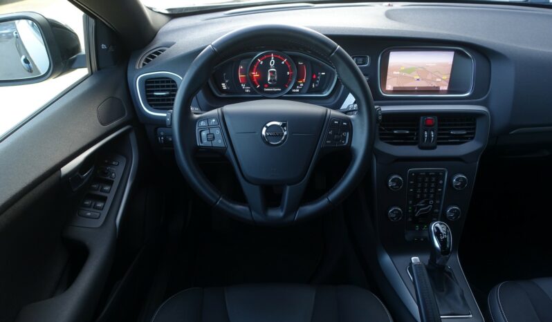 VOLVO V40 2.0L D2 GEARTRONIC 120CH BLACK EDITION complet