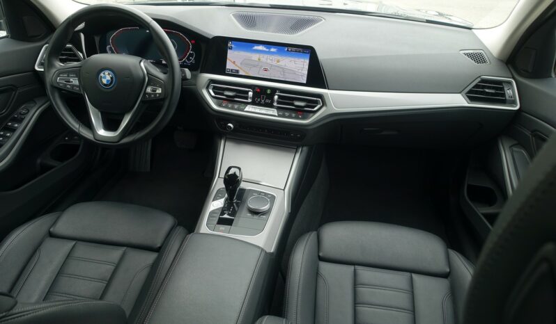 BMW 320 E TOURING HYBRIDE RECHARGEABLE 204 CH complet