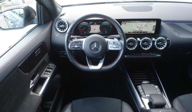 MERCEDES CLASSE GLA 250 E HYBRIDE RECHARGEABLE 262 CH AMG-LINE complet