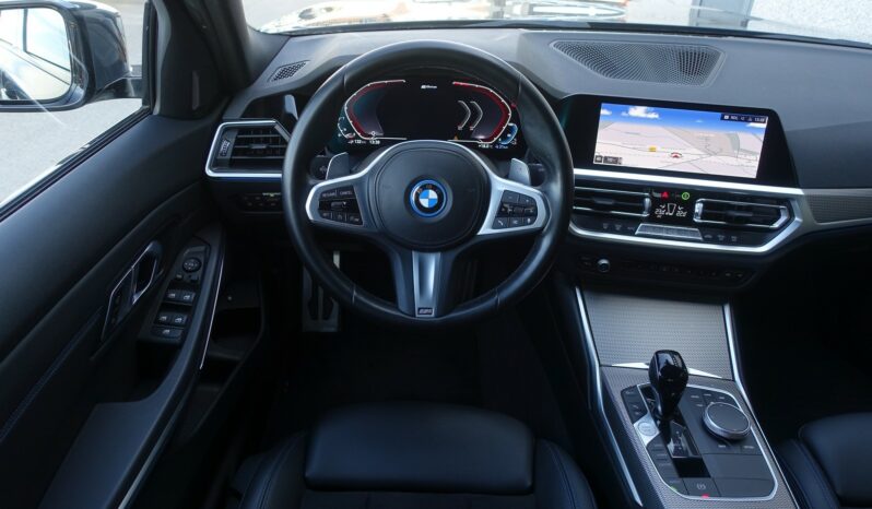 BMW 320 E BERLINE HYBRIDE RECHARGEABLE PACK M complet