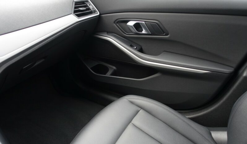 BMW 318 DA TOURING SERIE 3 MHEV BVA complet