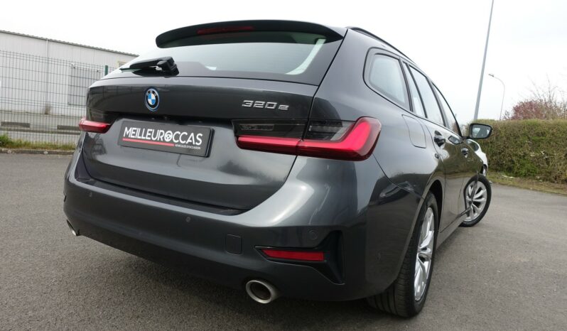 BMW 320 E TOURING HYBRIDE RECHARGEABLE 204 CH complet