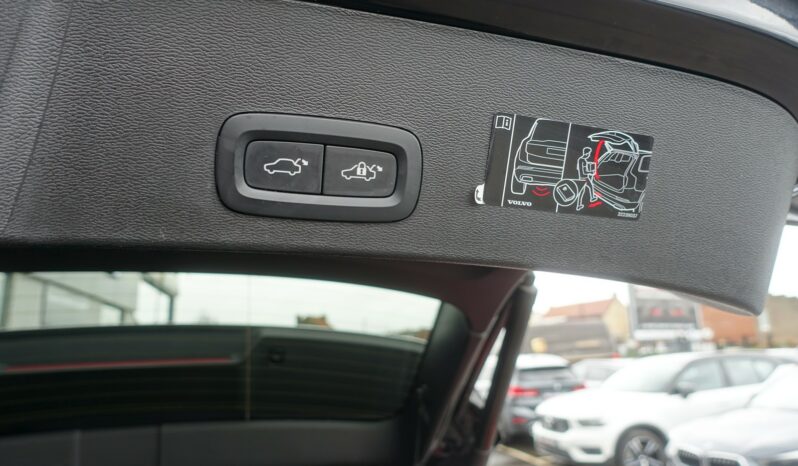 VOLVO XC 40 T4 HYBRIDE RECHARGEABLE GEARTRONIC 211 CH  INSCRIPTION complet