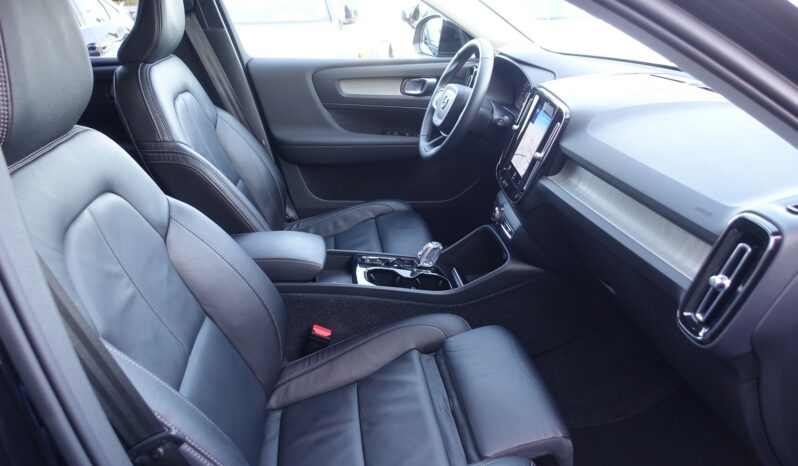 VOLVO XC 40 T4 HYBRIDE RECHARGEABLE GEARTRONIC 211 CH ( 129 CH + 82 CH ) INSCRIPTION complet