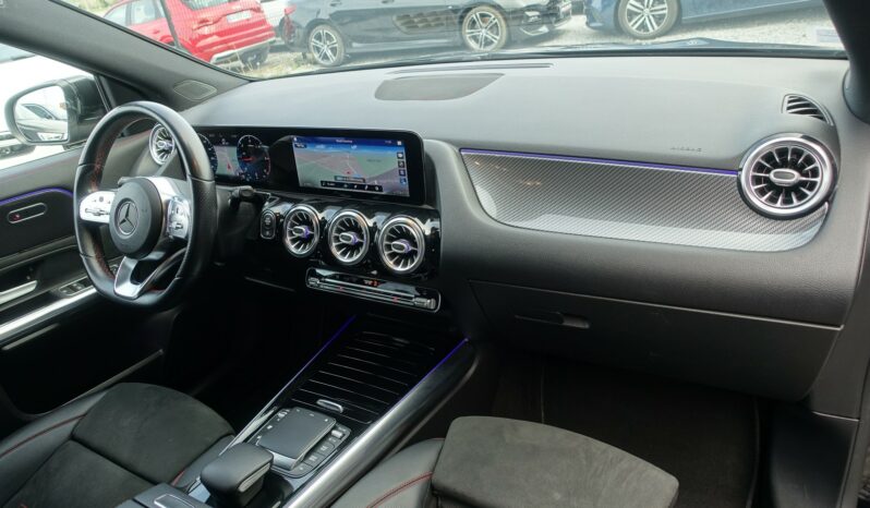 MERCEDES CLASSE GLA 200D 8G-DCT AMG-LINE complet