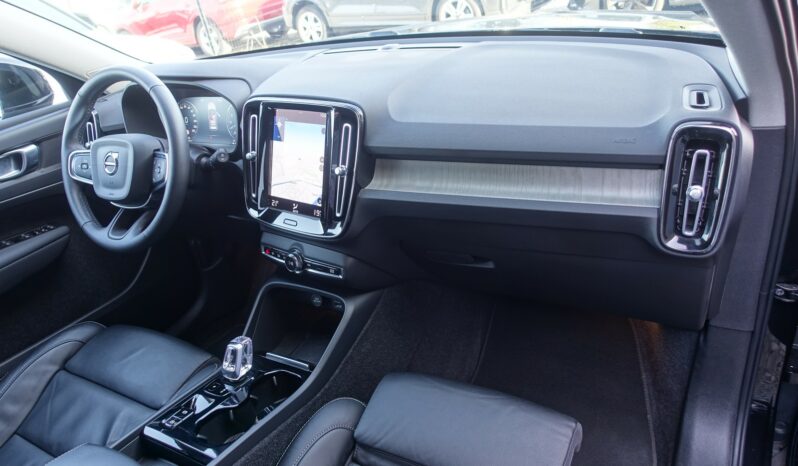 VOLVO XC 40 T4 HYBRIDE RECHARGEABLE GEARTRONIC 211 CH ( 129 CH + 82 CH ) INSCRIPTION complet