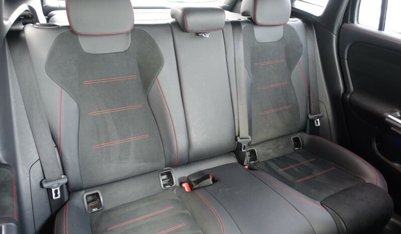 MERCEDES CLASSE GLA 200D 8G-DCT AMG-LINE complet