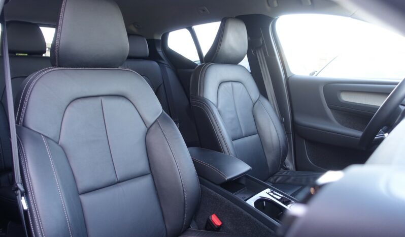 VOLVO XC 40 T4 HYBRIDE RECHARGEABLE GEARTRONIC 211 CH ( 129 CH + 82 CH ) INSCRIPTION complet