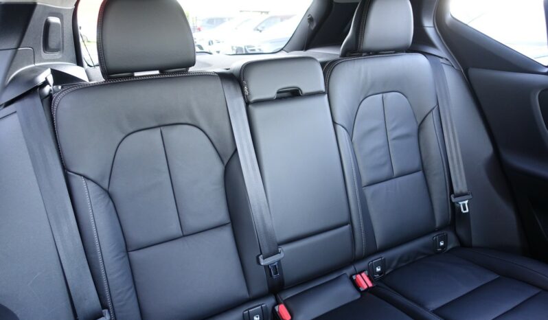 VOLVO XC 40 T4 HYBRIDE RECHARGEABLE GEARTRONIC 211 CH ( 129 CH + 82 CH ) INSCRIPTION complet