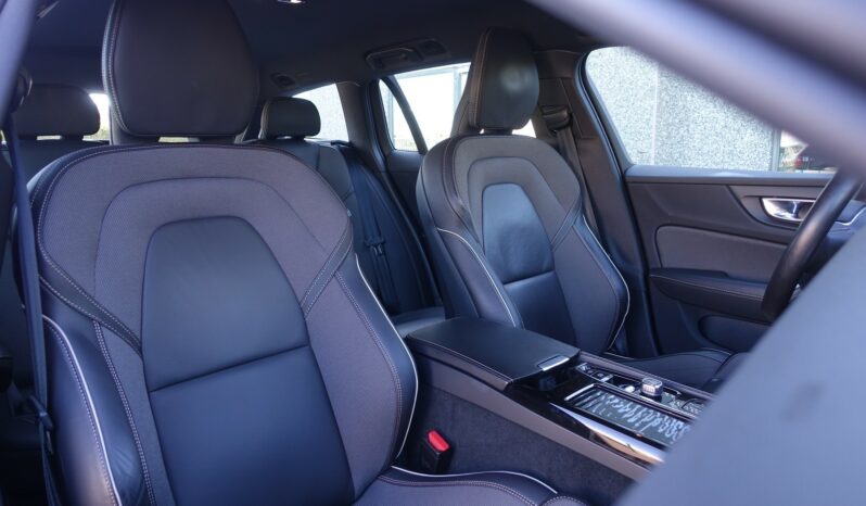 VOLVO V 60 T8 AWD HYBRIDE RECHARGEABLE GEARTRONIC R-DESIGN complet