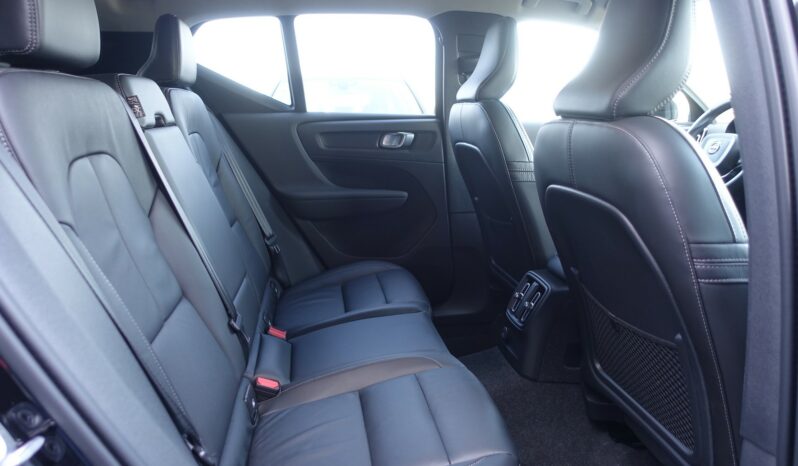 VOLVO XC 40 T4 HYBRIDE RECHARGEABLE GEARTRONIC 211 CH ( 129 CH + 82 CH ) INSCRIPTION complet