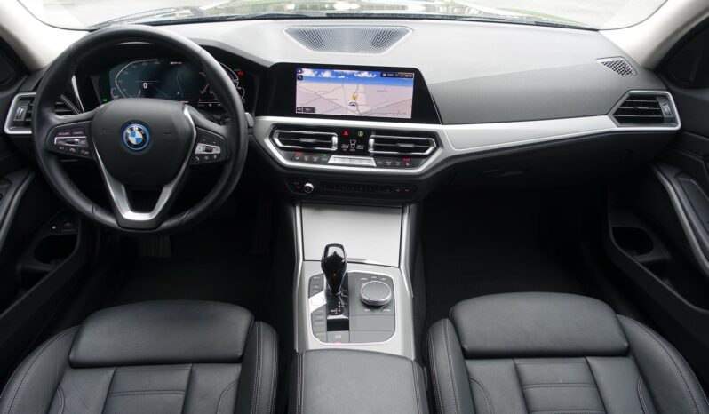 BMW 320 E TOURING HYBRIDE RECHARGEABLE 204 CH complet