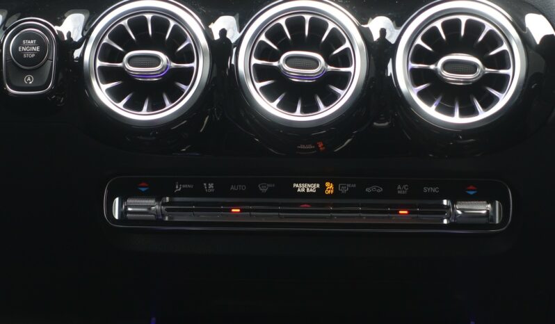 MERCEDES CLASSE GLA 200D 8G-DCT AMG-LINE complet