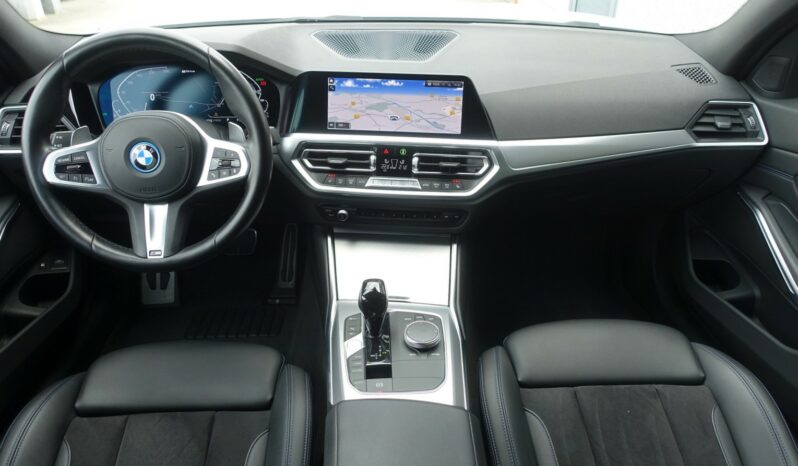 BMW 320 E TOURING HYBRIDE RECHARGEABLE 204 CH PACK M complet