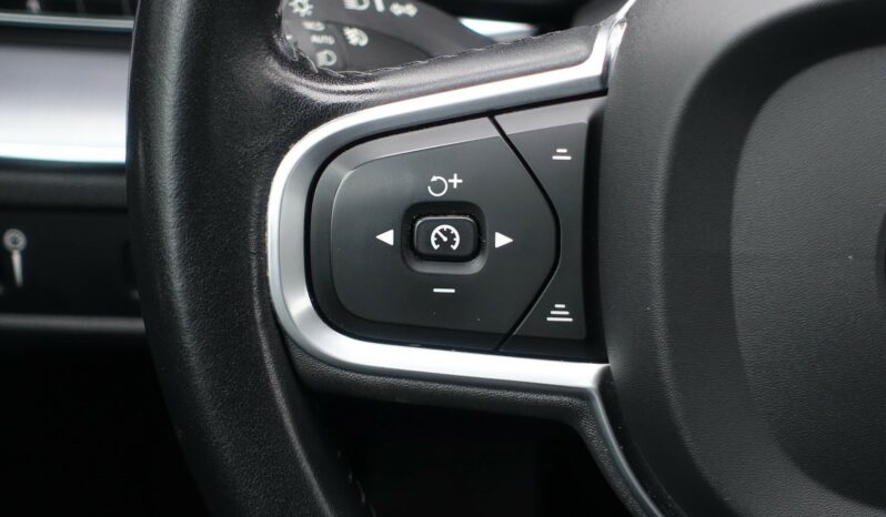 VOLVO XC 60 D4 2.0 L GEARTRONIC 163CH MOMENTUM complet