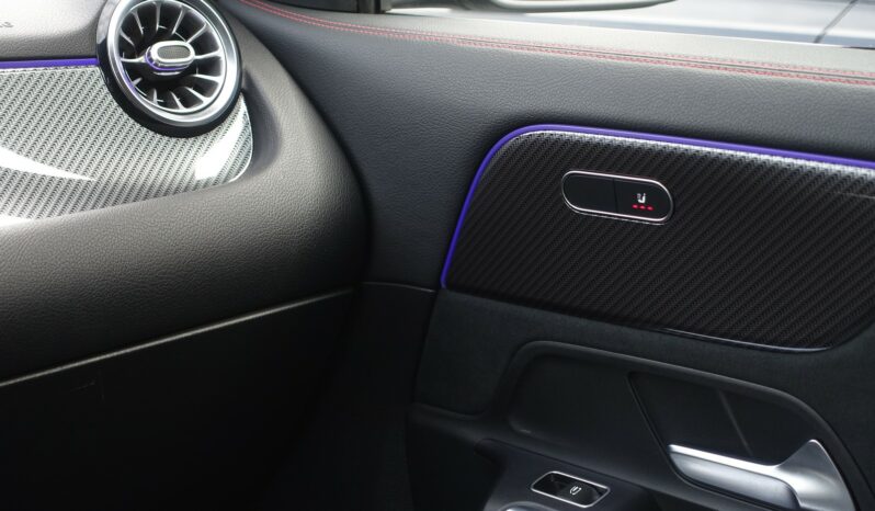 MERCEDES CLASSE GLA 200D 8G-DCT AMG-LINE complet