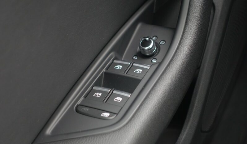 AUDI A4 AVANT 30 TDI MHEV S-TRONIC complet