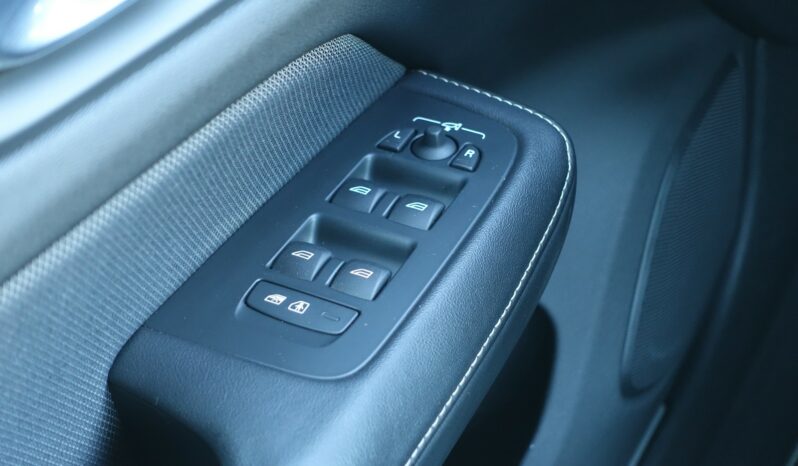 VOLVO V 60 T8 AWD HYBRIDE RECHARGEABLE GEARTRONIC R-DESIGN complet