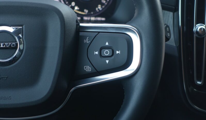 VOLVO XC 40 T4 HYBRIDE RECHARGEABLE GEARTRONIC 211 CH ( 129 CH + 82 CH ) INSCRIPTION complet