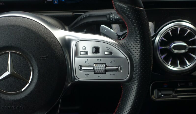 MERCEDES CLASSE GLA 200D 8G-DCT AMG-LINE complet