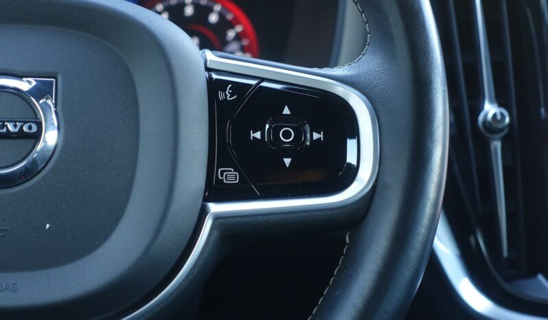 VOLVO V 60 T8 AWD HYBRIDE RECHARGEABLE GEARTRONIC R-DESIGN complet