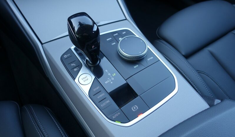 BMW 320 E TOURING HYBRIDE RECHARGEABLE 204 CH complet