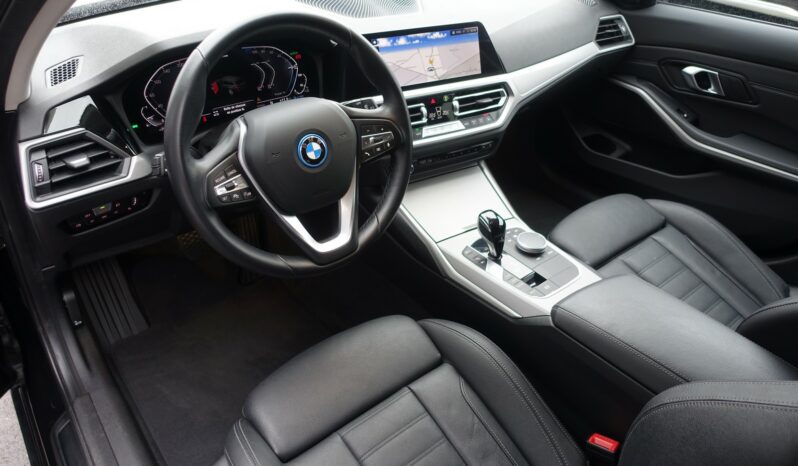 BMW 320 E TOURING HYBRIDE RECHARGEABLE 204 CH complet