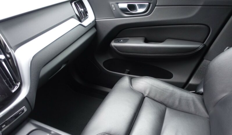 VOLVO XC 60 D4 2.0 L GEARTRONIC 163CH MOMENTUM complet