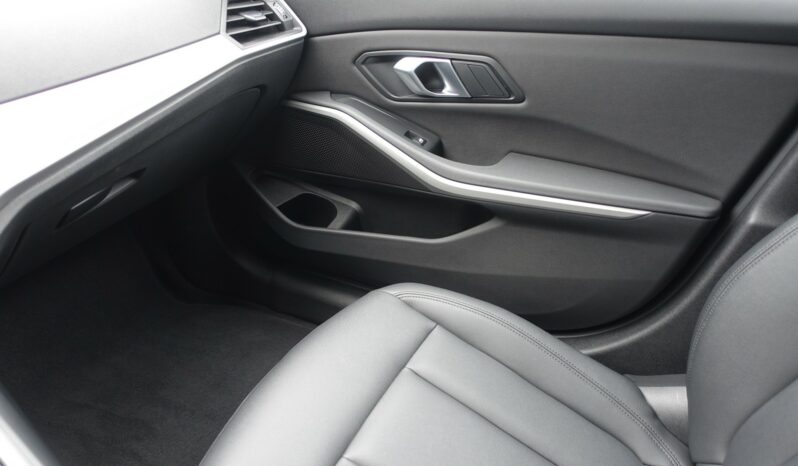 BMW 318 DA TOURING SERIE 3 MHEV BVA complet