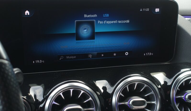 MERCEDES CLASSE GLA 200D 8G-DCT AMG-LINE complet