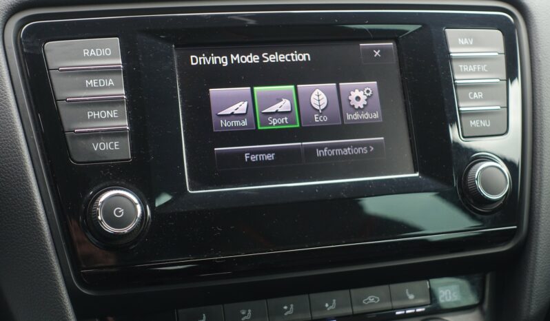 SKODA OCTAVIA COMBI RS 2.0L TDI DSG6 184 CH complet