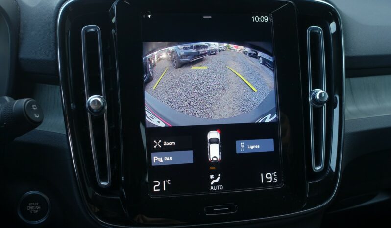 VOLVO XC 40 T4 HYBRIDE RECHARGEABLE GEARTRONIC 211 CH ( 129 CH + 82 CH ) INSCRIPTION complet