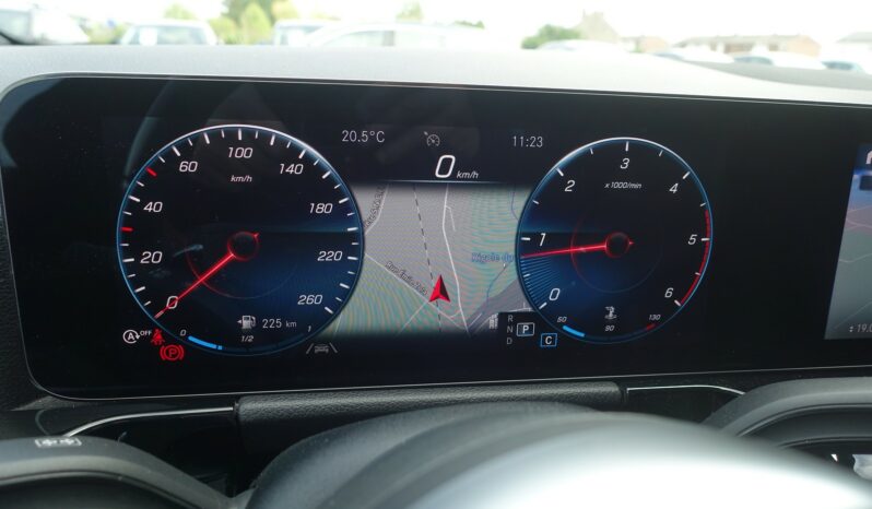 MERCEDES CLASSE GLA 200D 8G-DCT AMG-LINE complet