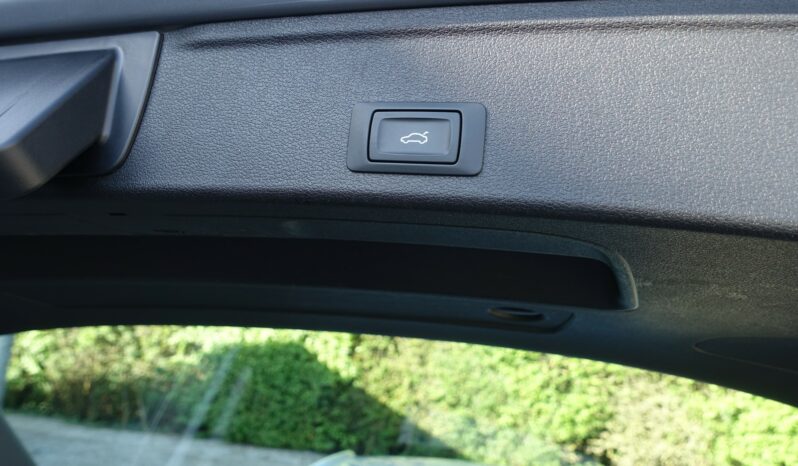 AUDI A4 AVANT 30 TDI MHEV S-TRONIC complet